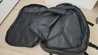 Mochila de viaje para PC Nutanix negra