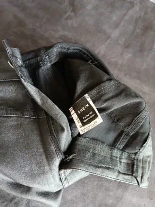 Pantalones imitación cuero negros