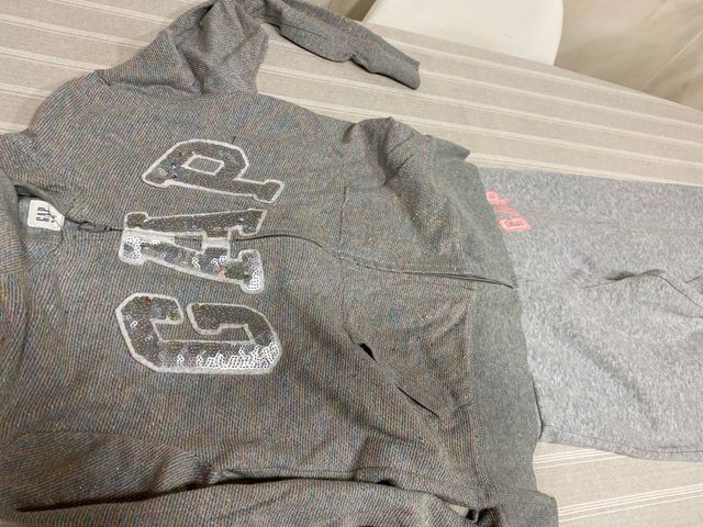 Chándal Gap niña gris con lentejuelas