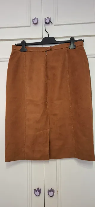 Falda antelina marrón