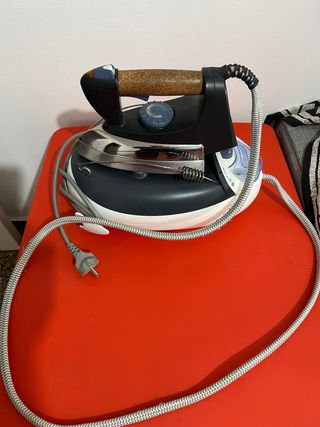 Centro de Planchado Delonghi