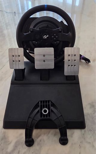 Volante e Pedali Thrustmaster T300