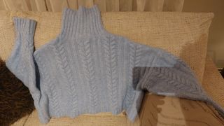 Jersey Bershka azul claro talla S