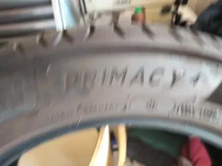 1 Neumáticos Michelin 215/55/17. 94w