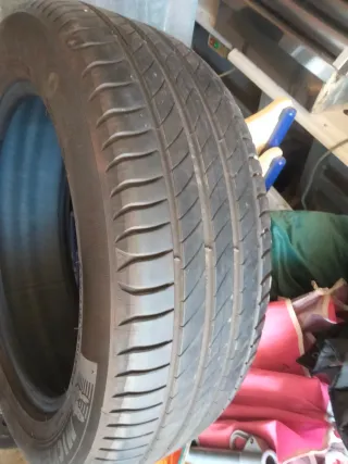 1 Neumáticos Michelin 215/55/17. 94w