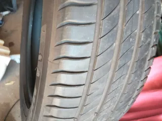 1 Neumáticos Michelin 215/55/17. 94w