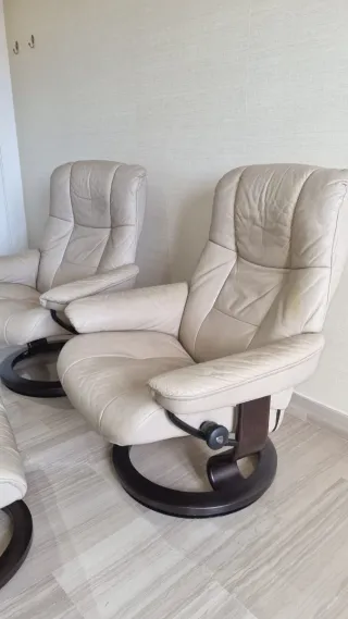 Sillones Relax Cuero Beige con Reposapiés