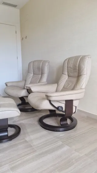 Sillones Relax Cuero Beige con Reposapiés