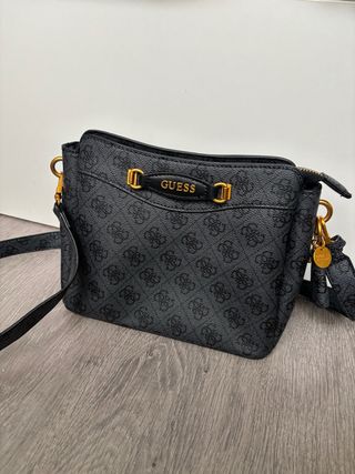 Bolso bandolera Guess negro y dorado