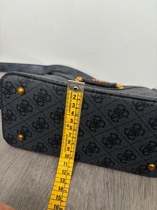 Bolso bandolera Guess negro y dorado