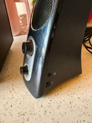 Altavoces Logitech con Subwoofer