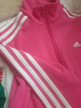 Chaqueta Adidas Rosa con Rayas Blancas