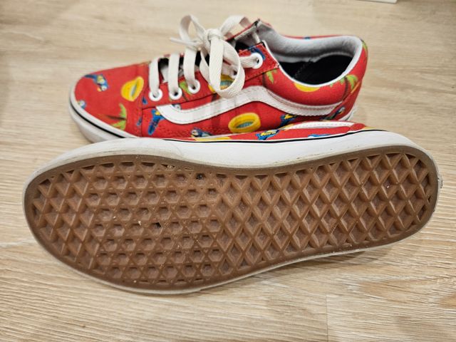 Zapatillas Vans Rojas con Diseño de Loros