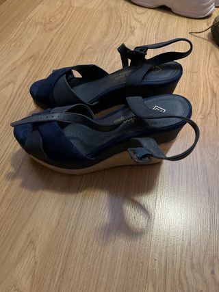 Tacones cuña azul marino
