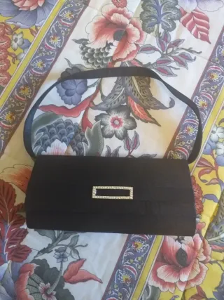 Bolso de fiesta negro con pedrería