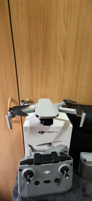 DJI Mini 2 SE Fly More Combo