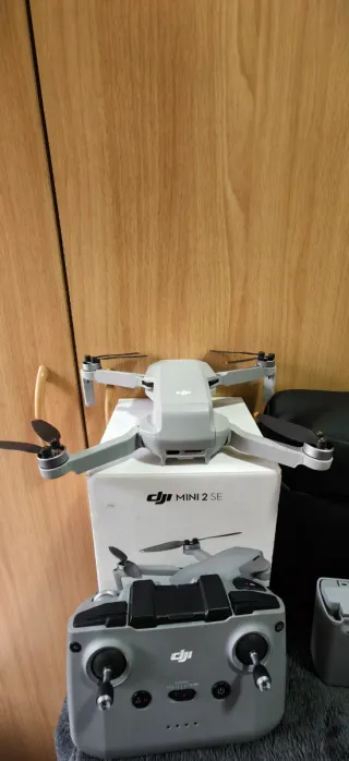 DJI Mini 2 SE Fly More Combo