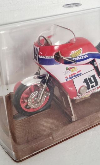 Moto a escala Giloy Honda F. Spencer