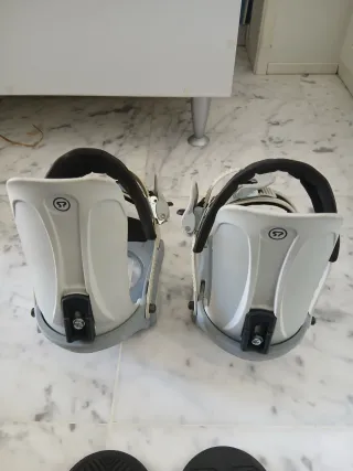 Tabla Nidecker 155 Swiss Edition con FIJACIONES.