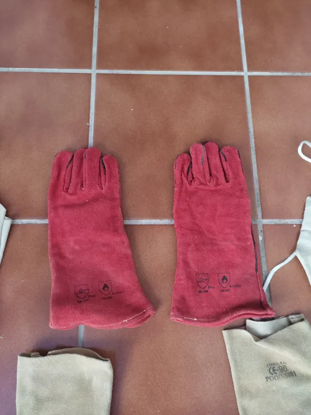 EPI di saldatura e guanti