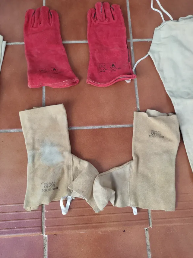 EPI di saldatura e guanti