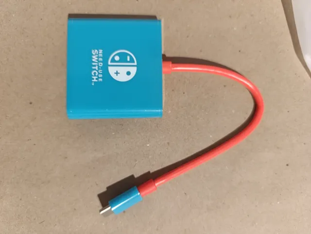 Adaptador USB C Dock Switch. NUEVO, sin la caja.