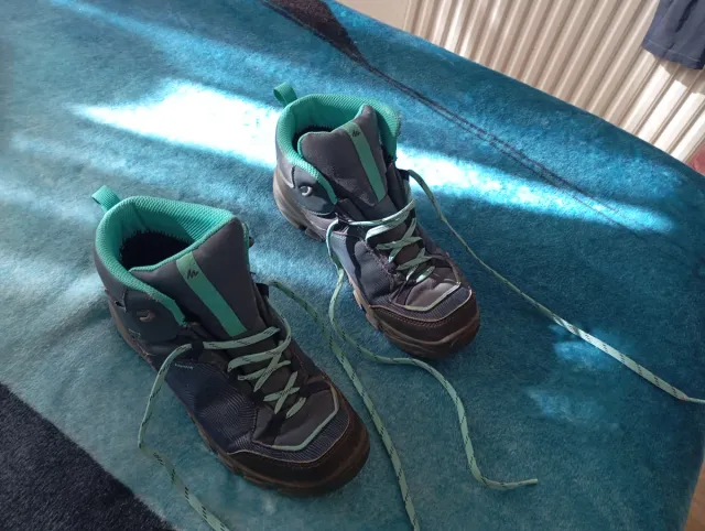 Zapatillas de montaña infantiles