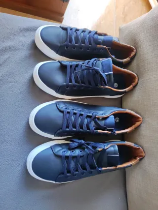 Zapatos , zapatillas azules talla 42