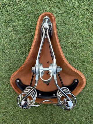 Sillín Bici Clásica Cuero con Muelles
