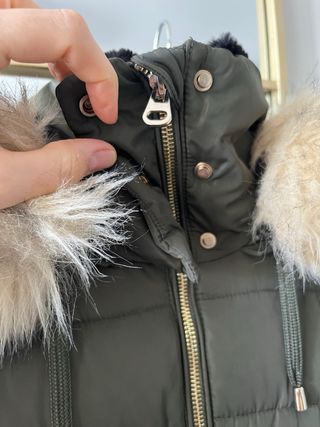 Plumífero Zara con capucha y pelo