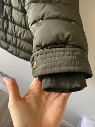 Plumífero Zara con capucha y pelo