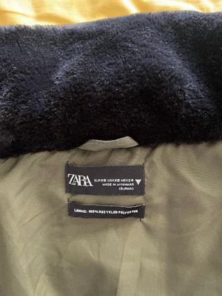 Plumífero Zara con capucha y pelo