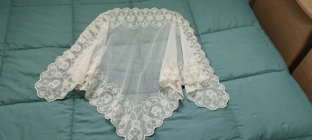 Mantilla Fallera Plumeti y Puntilla sin estrenar
