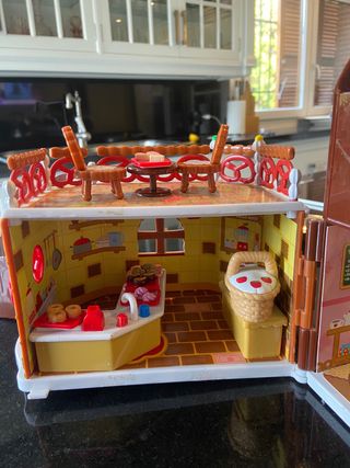 Casita de juguete Hello Kitty con figuras