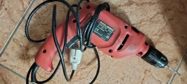 Taladro Black & Decker Rojo