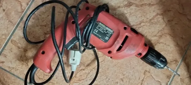 Taladro Black & Decker Rojo