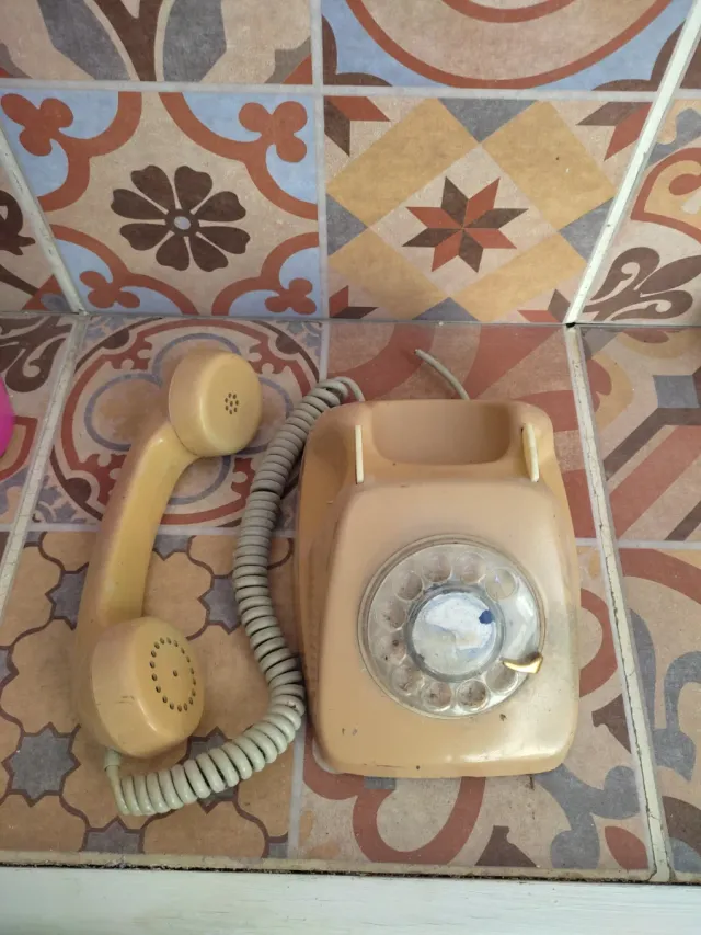 Telefono vintage beige