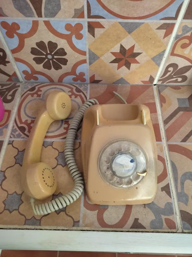 Telefono vintage beige