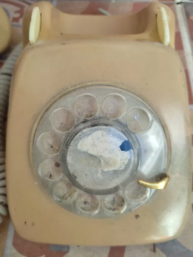 Telefono vintage beige