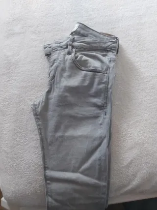 Pantalón Gris Súper Skinny