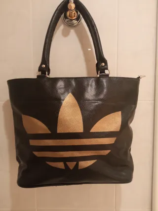 Bolso Adidas Negro y Dorado