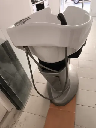 Lavadero y silla de peluquería