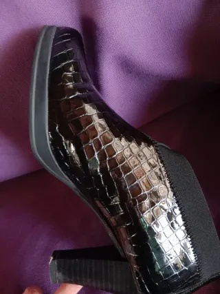 Zapatos de piel charol LOOKXART Collection