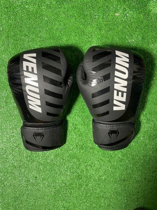 Guantes de Boxeo Venum 12 oz Negros