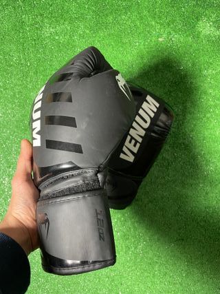 Guantes de Boxeo Venum 12 oz Negros