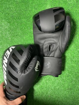 Guantes de Boxeo Venum 12 oz Negros