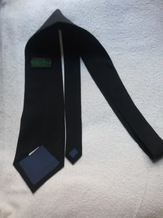 Corbata negra vintage lisa