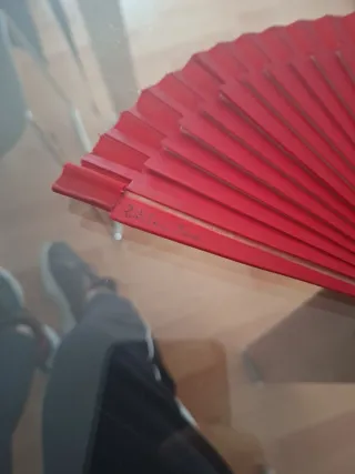 Abanico rojo pequeño