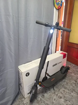 Patinete Ninebot KickScooter casi nuevo