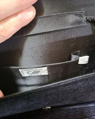 Pochette con strass nera